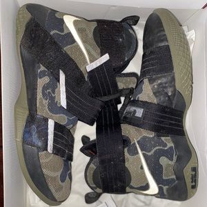 Lebron Soldier 10 SFG